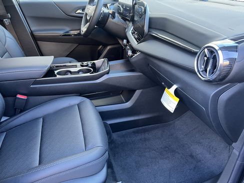 New 2026 Chevrolet Equinox LT w/ Convenience Package II image 23