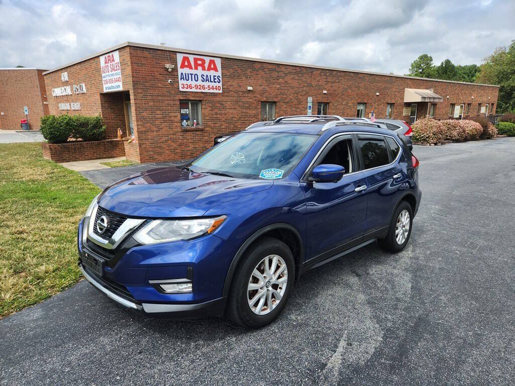 Used 2017 Nissan Rogue SV w/ SV Premium Package AWD/4WD image 1