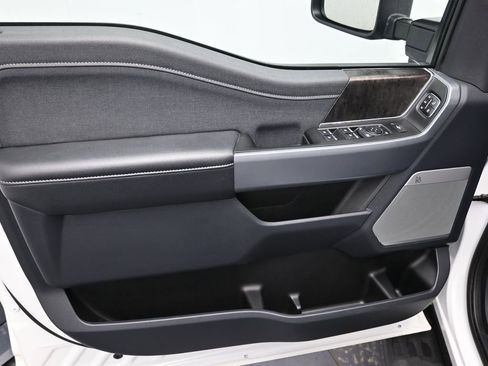 Used 2023 Ford F350 Lariat w/ Lariat Ultimate Package image 9