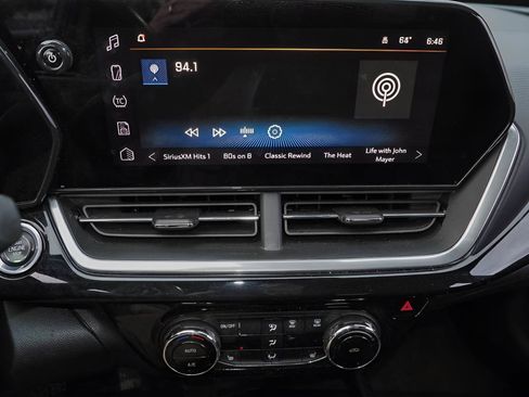 Certified 2024 Chevrolet Trax RS FWD image 10