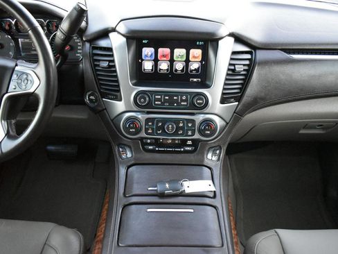 Used 2015 Chevrolet Suburban LTZ image 19