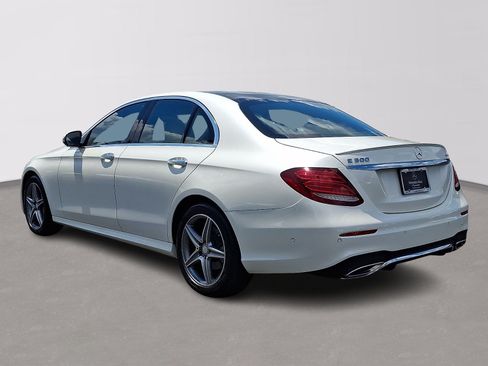 Used 2017 Mercedes-Benz E 300 4MATIC image 6