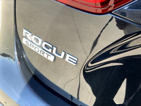 Used 2020 Nissan Rogue Sport SV FWD image 30