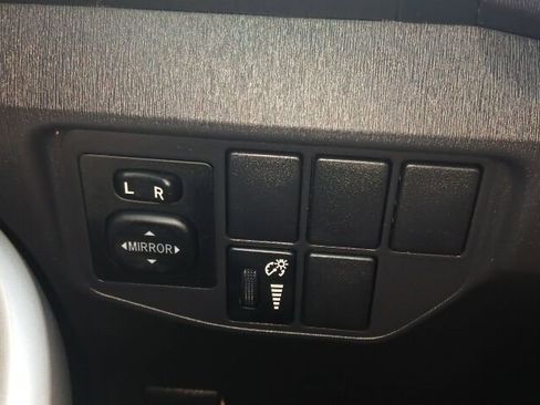 Used 2013 Toyota Prius Two image 9