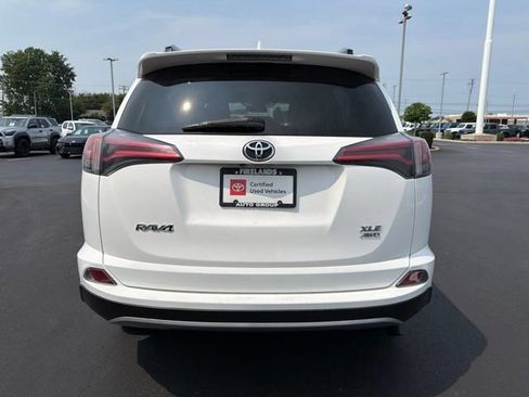 Used 2018 Toyota RAV4 XLE AWD/4WD image 6