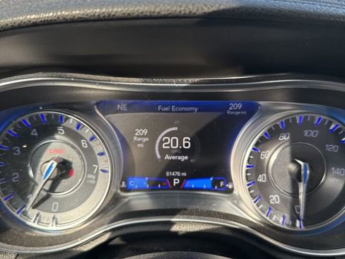 Used 2019 Chrysler 300 Touring L w/ Quick Order Package 22F image 8