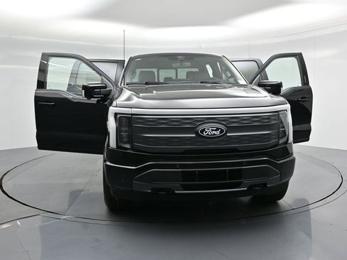 New 2025 Ford F150 Lightning Lariat image 31