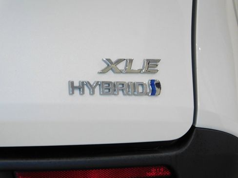 Used 2021 Toyota Sienna XLE image 82