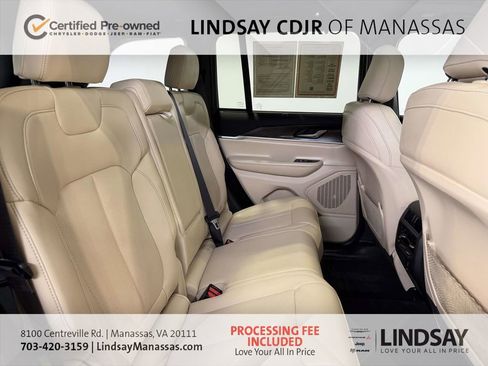 Certified 2025 Jeep Grand Cherokee Limited w/ Luxury Tech Group II AWD/4WD image 17