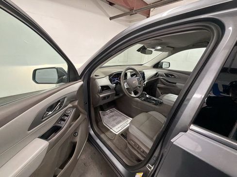 Used 2021 Chevrolet Traverse LT FWD image 10