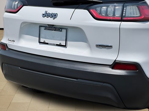 Used 2019 Jeep Cherokee Latitude w/ Popular Appearance Group FWD image 35