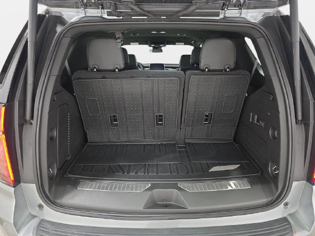 Used 2024 Chevrolet Tahoe RST w/ Luxury Package AWD/4WD image 34