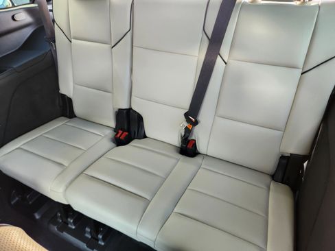 Used 2022 Cadillac Escalade Sport w/ Touring Package AWD/4WD image 28