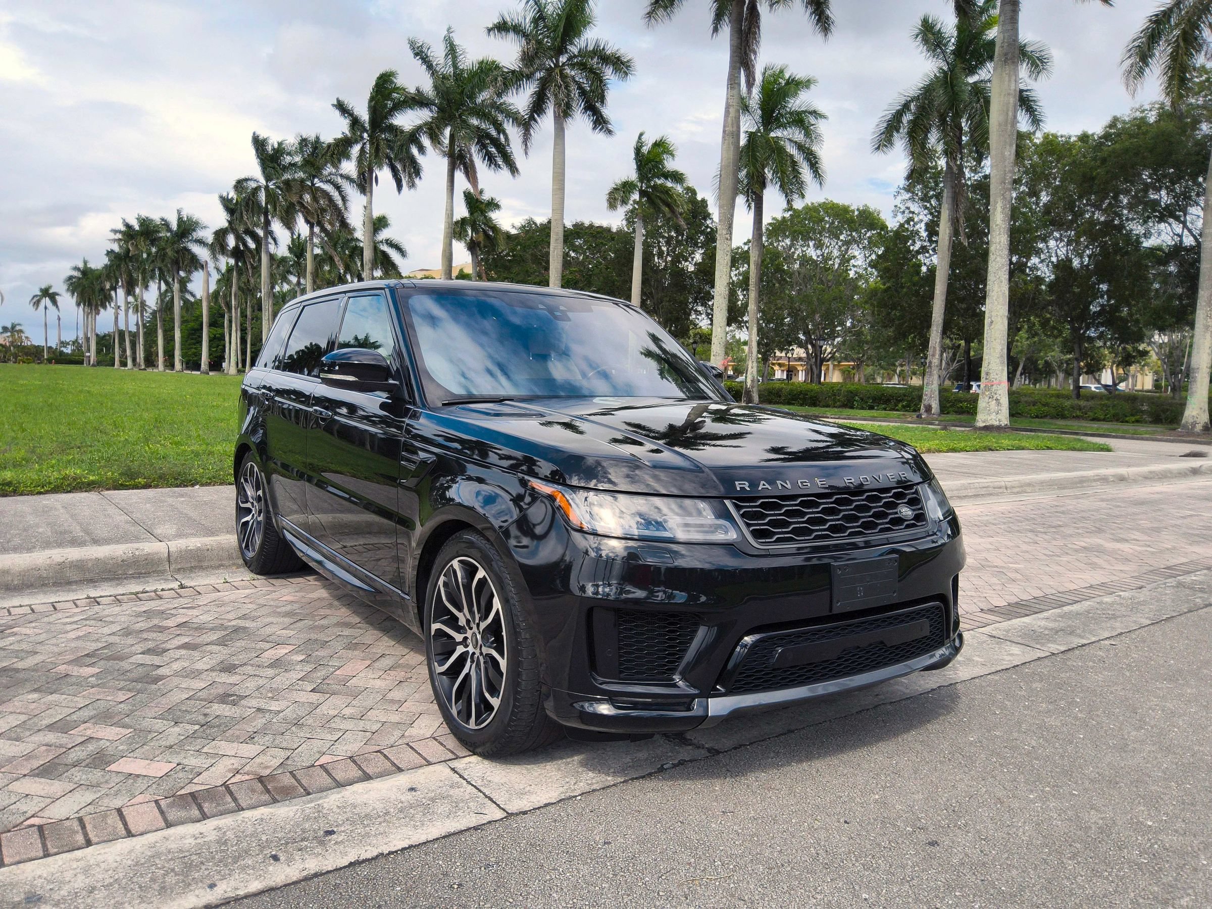 Used 2021 Land Rover Range Rover Sport HSE Silver Edition AWD/4WD image 1