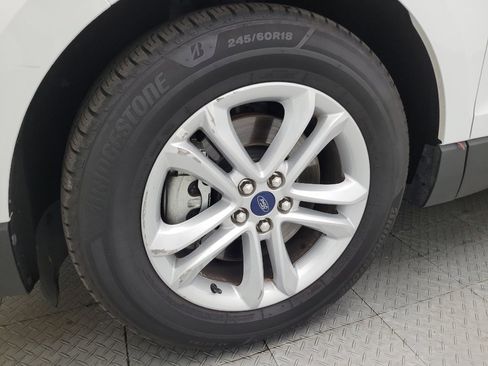 Used 2020 Ford Edge SEL image 31