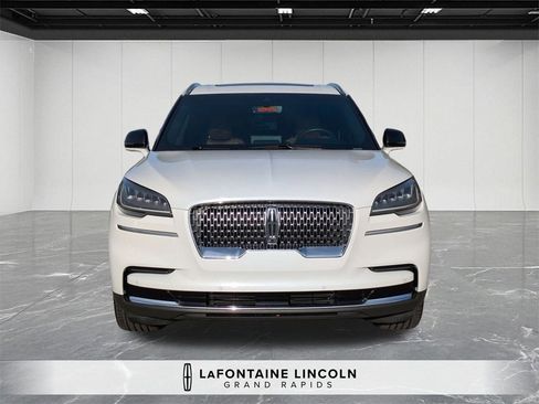 Certified 2024 Lincoln Aviator Reserve w/ Equipment Group 201A image 8