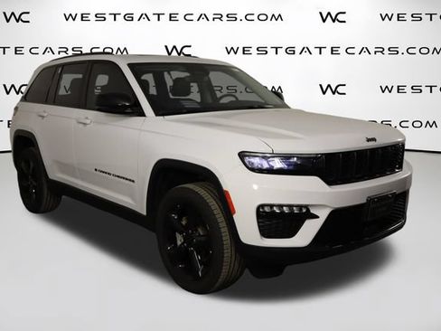 Used 2023 Jeep Grand Cherokee Limited w/ Black Appearance Package AWD/4WD image 42