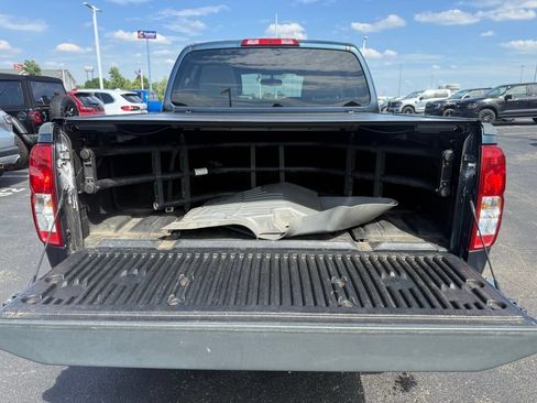 Used 2013 Nissan Frontier SV w/ SV Value Truck Pkg AWD/4WD image 46