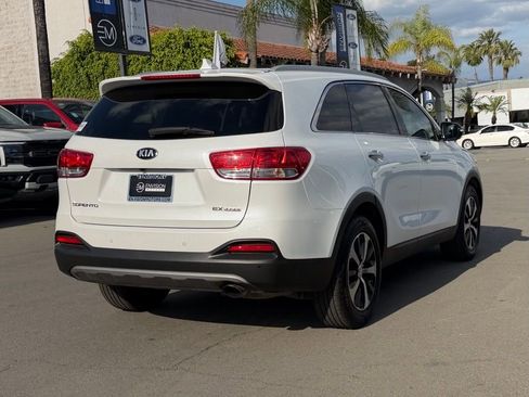 Used 2017 Kia Sorento EX FWD image 8