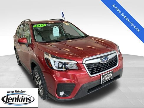 Used 2021 Subaru Forester Premium AWD/4WD image 1