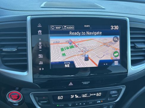 Used 2017 Honda Pilot Touring image 45