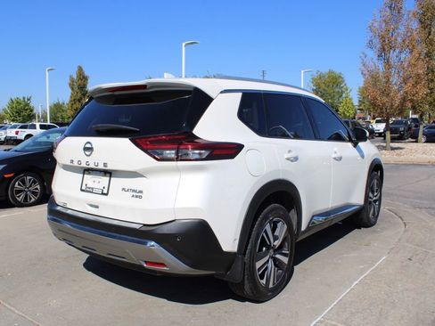 Used 2021 Nissan Rogue Platinum image 7
