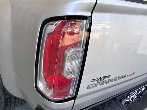 Used 2018 GMC Canyon 2WD Crew Cab w/ Convenience Package image 13
