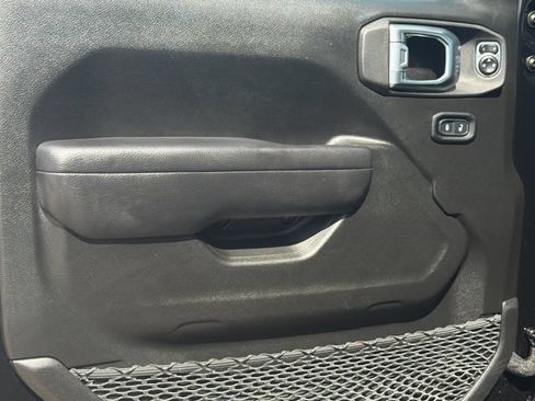 Used 2024 Jeep Wrangler Sport AWD/4WD image 12
