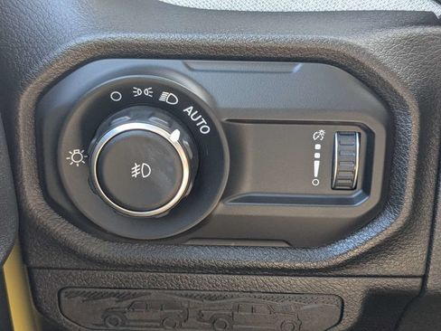 Used 2024 Jeep Wrangler Unlimited Sport AWD/4WD image 31