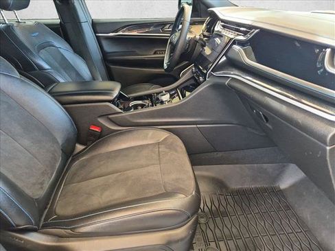 Used 2022 Jeep Grand Cherokee Trailhawk AWD/4WD image 20