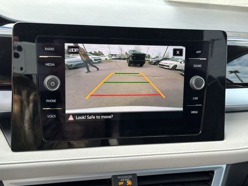 New 2026 Volkswagen Taos SE FWD image 29