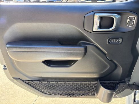 Used 2022 Jeep Wrangler Unlimited Sport image 16