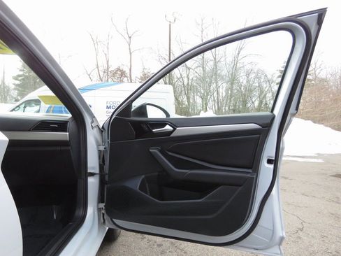 Used 2019 Volkswagen Jetta S image 12