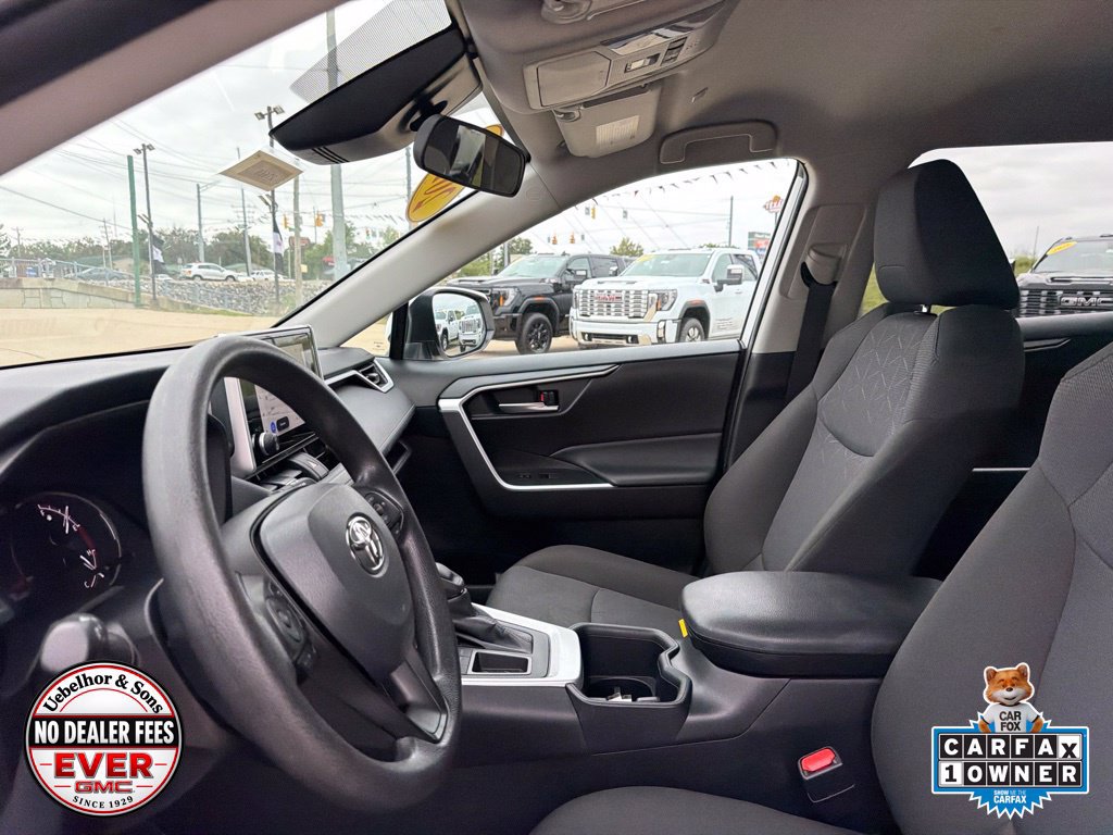 Used 2025 Toyota RAV4 XLE FWD image 19