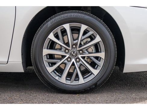 Used 2025 Lexus ES 350 FWD image 9