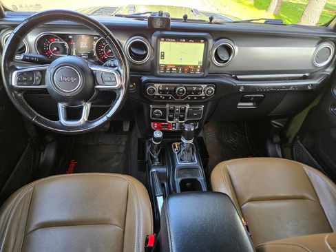Used 2021 Jeep Wrangler Unlimited Rubicon w/ Dual Top Group AWD/4WD image 13