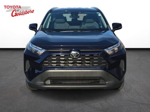 Used 2022 Toyota RAV4 XLE FWD image 2