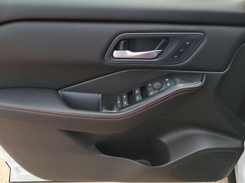 New 2026 Nissan Rogue SV AWD/4WD image 18