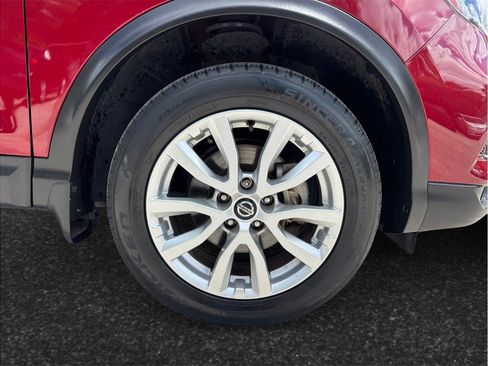 Used 2020 Nissan Rogue Sport SV FWD image 13