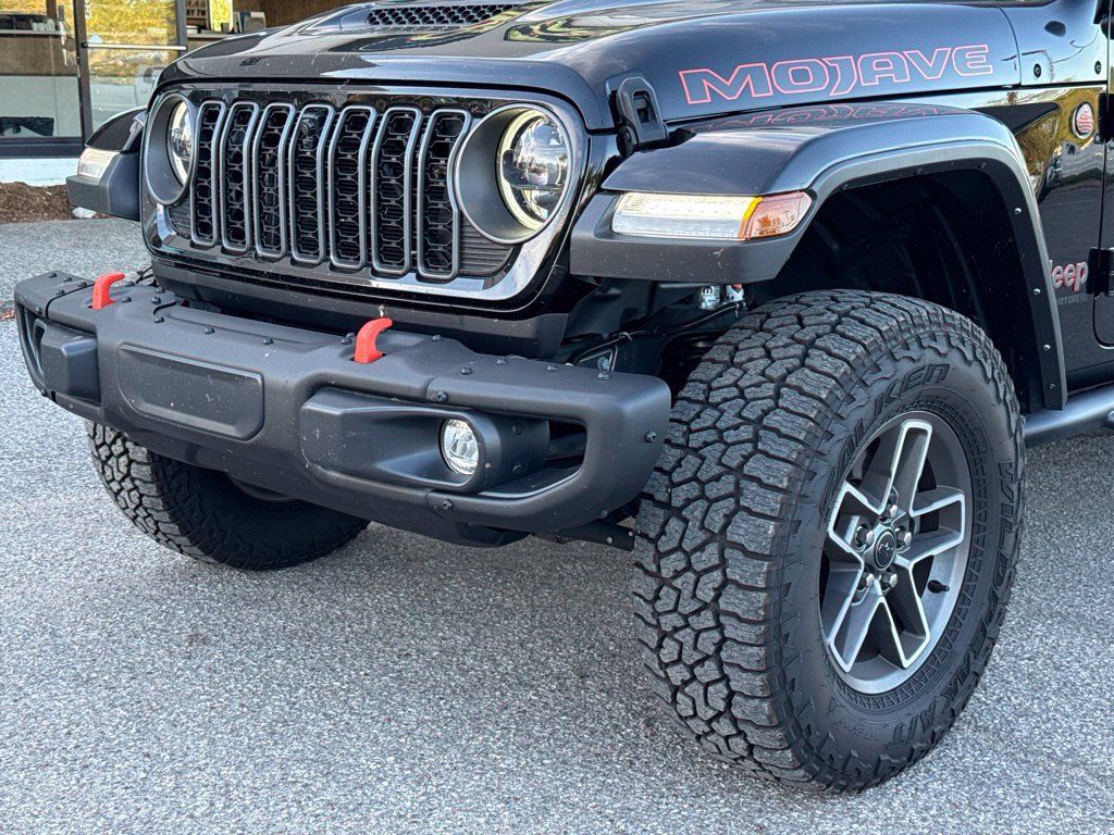 Used 2025 Jeep Gladiator Mojave AWD/4WD image 6