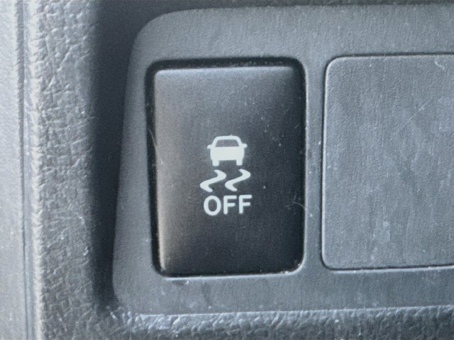 Used 2010 Toyota Matrix FWD image 9