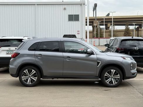 Used 2024 Mitsubishi Outlander Sport SE AWD/4WD image 3