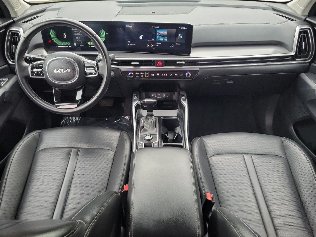 Used 2024 Kia Sorento S FWD image 11