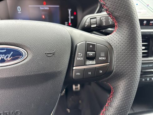 Used 2024 Ford Escape ST-Line w/ Tech Pack #1 AWD/4WD image 18