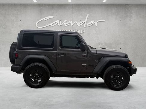 Used 2025 Jeep Wrangler Sport AWD/4WD image 17