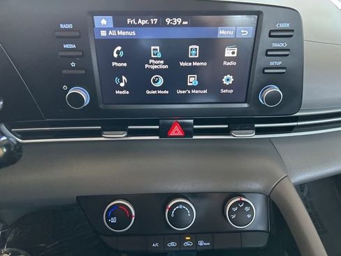 Certified 2026 Hyundai Elantra SE FWD image 9