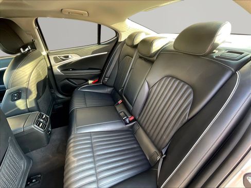 Used 2020 Genesis G70 2.0T w/ Elite Package RWD image 22