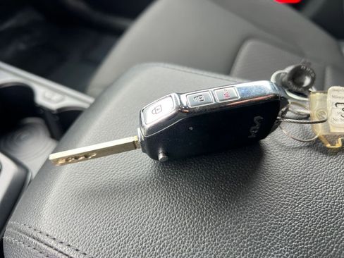 Used 2025 Kia Sportage LX FWD image 22