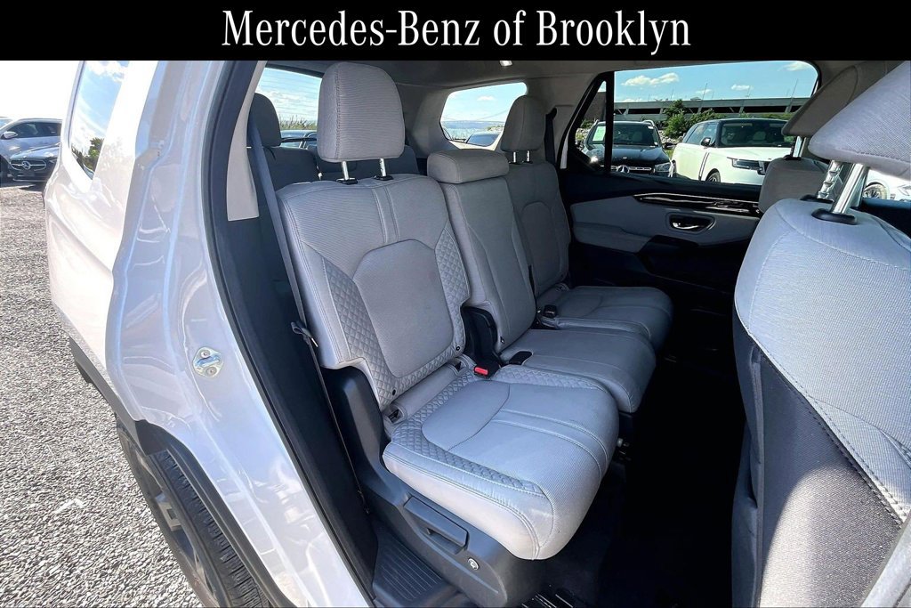 Used 2023 Honda Pilot LX image 19