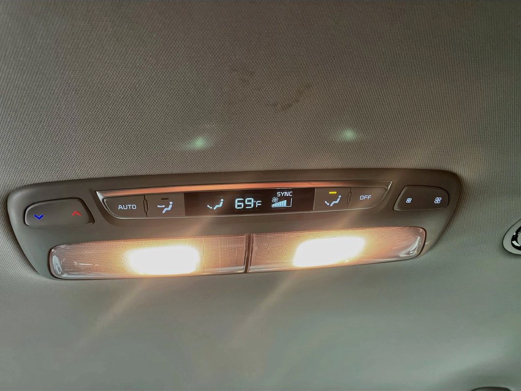 Used 2023 Kia Telluride S AWD/4WD image 25